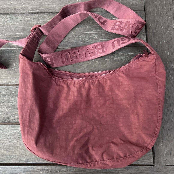BAGGU Handbags - Baggu Medium Crescent - Mahogany